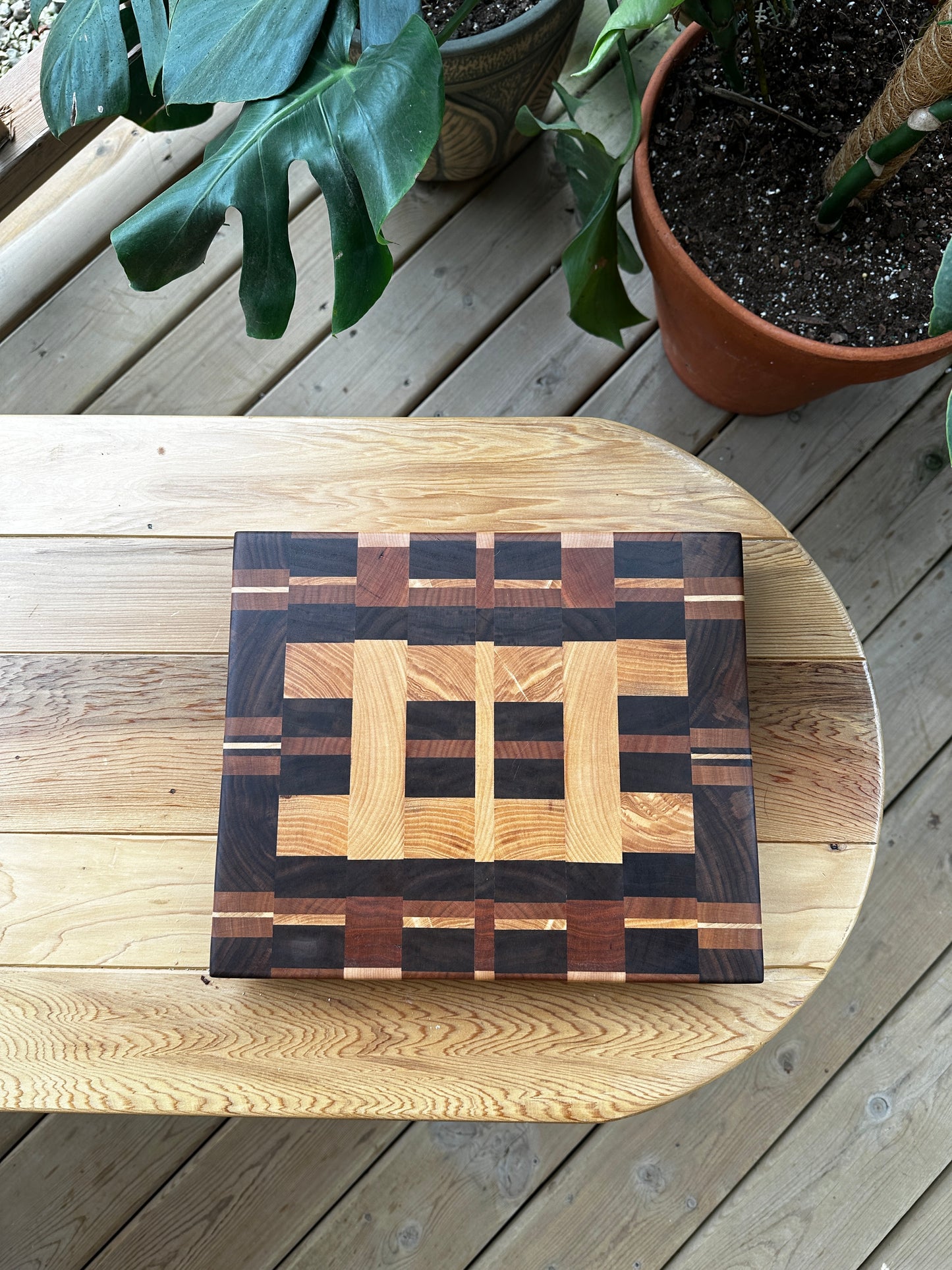 End Grain Patterened Cutting Board