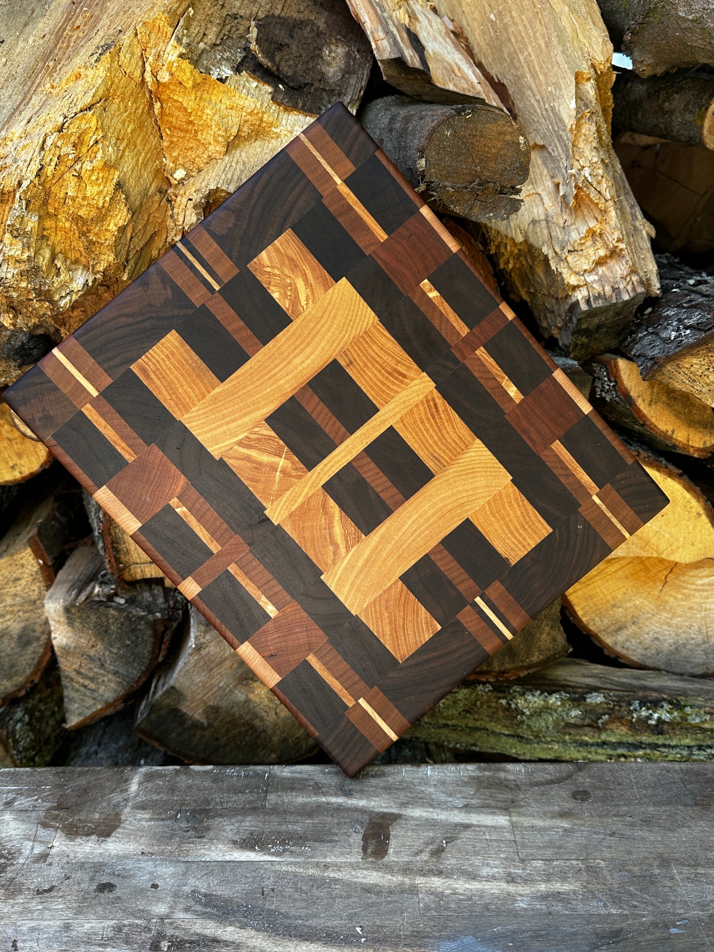 End Grain Patterened Cutting Board